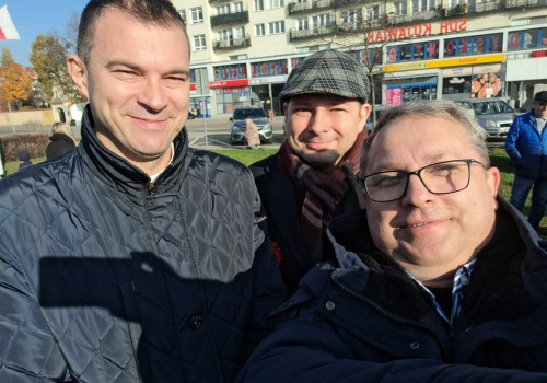 received_1785134891948178