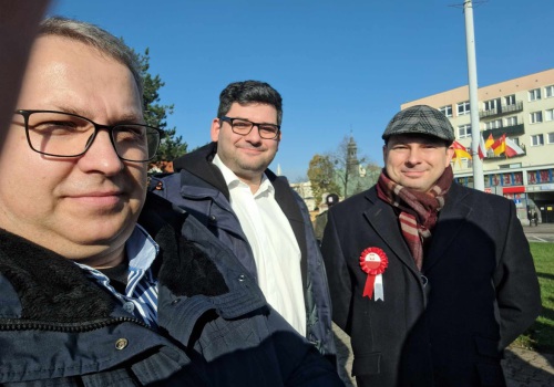 received_6736373299808542