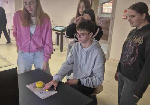 81dd335d-8799-4c55-bf70-185781ec4ab0