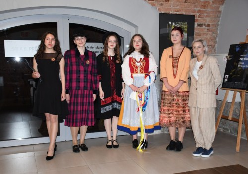 647db83d6f07d_o_large