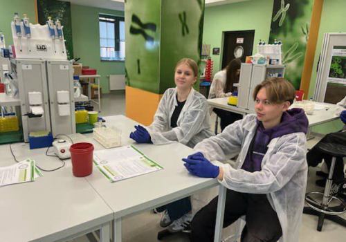 564758067_1325606279292072_4215453777189540775_n