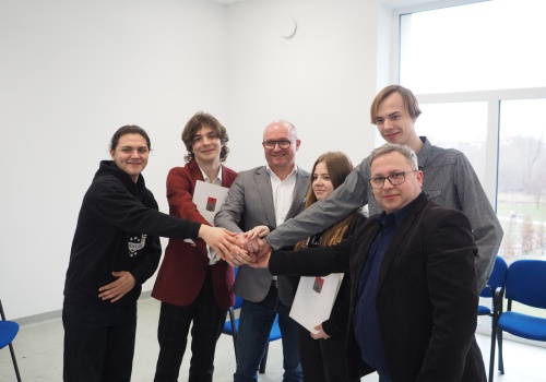 OLYMPUS DIGITAL CAMERA